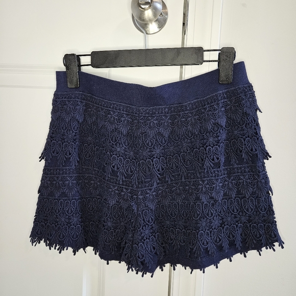 EXPRESS navy lace boho short, women's small, elastic waistband - Picture 2 of 4